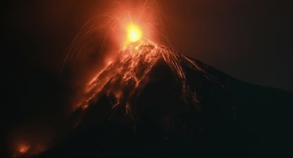 Por la erupción del volcán de Fuego, cierran el principal aeropuerto de Guatemala