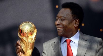 El mundo del fútbol está en vilo por la salud de Pelé