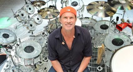 Chad Smith sorprende a todos al tocar una canción que nunca escuchó