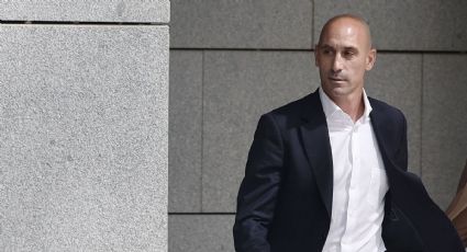 Luis Rubiales recibe el mensaje de FIFA que deja su carrera por los suelos