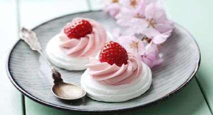 La famosa receta de postre de merengue que lleva dos ingredientes