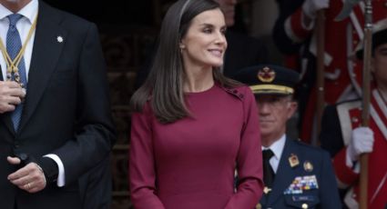 La reina Letizia sorprende con un look nunca visto