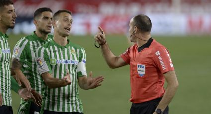 Sergio Canales celebra su victoria ante Mateu Lahoz en la Justicia