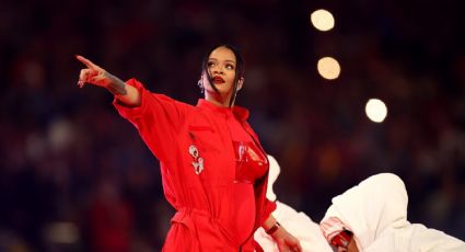 Rihanna anuncia su segundo embarazo en medio de su 'show' en el Super Bowl