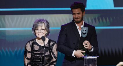 Andrew Garfield comparte el momento más emotivo de los premios SAG junto a Sally Field