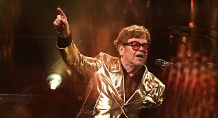 Elton John subasta objetos emblemáticos de su carrera por millones de euros