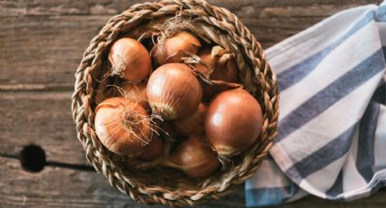 Así es como puedes conservar por más tiempo las cebollas en la cocina