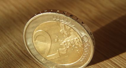 Casi 9.000 euros por esta particular moneda de 2 euros del 2015