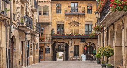 Viajes turísticos: así es el pequeño pueblo de España rodeado de valles y montes imponentes