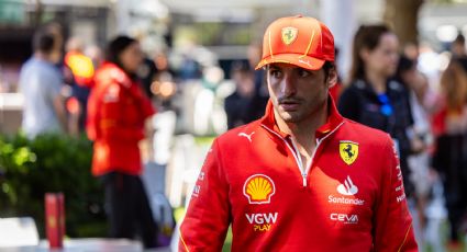 Carlos Sainz va a por todo en Australia e ilusiona a todo Ferrari