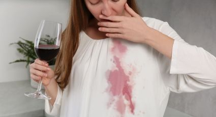 ¿Cómo quitar manchas de vino tinto fácil y rápido?