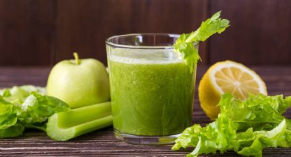 Prepara este batido que ayudará a deshincharte por las mañanas