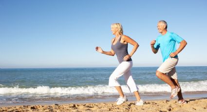 Los mejores ejercicios para hacer en la playa: mantente en forma en verano