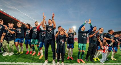 El Girona presenta la histórica camiseta con la que debutará en la Champions League