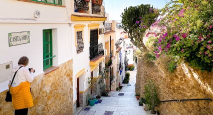 Viajes turísticos: así es el pueblo soñado de España con fuentes naturales a 40 minutos de Alicante