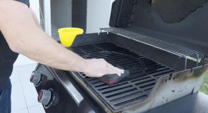 Cómo limpiar la plancha de cocina de manera natural y sin gastar dinero