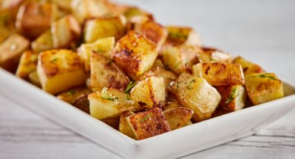 El truco para que las patatas al horno salgan perfectas y evitar caer en un error común