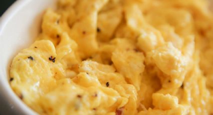 El secreto del chef para unos huevos revueltos espumosos y cremosos